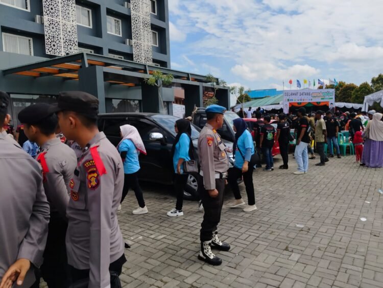 Polres Berau Amankan Deklarasi Pasangan Sragam yang Maju di Pilkada Berau 2024