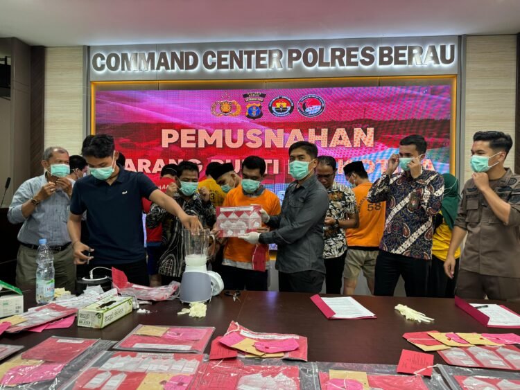 Polres Berau Musnahkan BB Narkotika dari 25 Tersangka