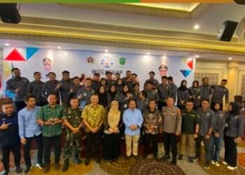 Bupati Sri Juniarsih Tutup Workshop Jurnalistik Prokopim Berau Bersama PWI Berau
