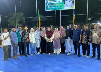 Bupati Sri Juniarsih Buka Turnamen Bola Voli Pesisir Bupati Cup