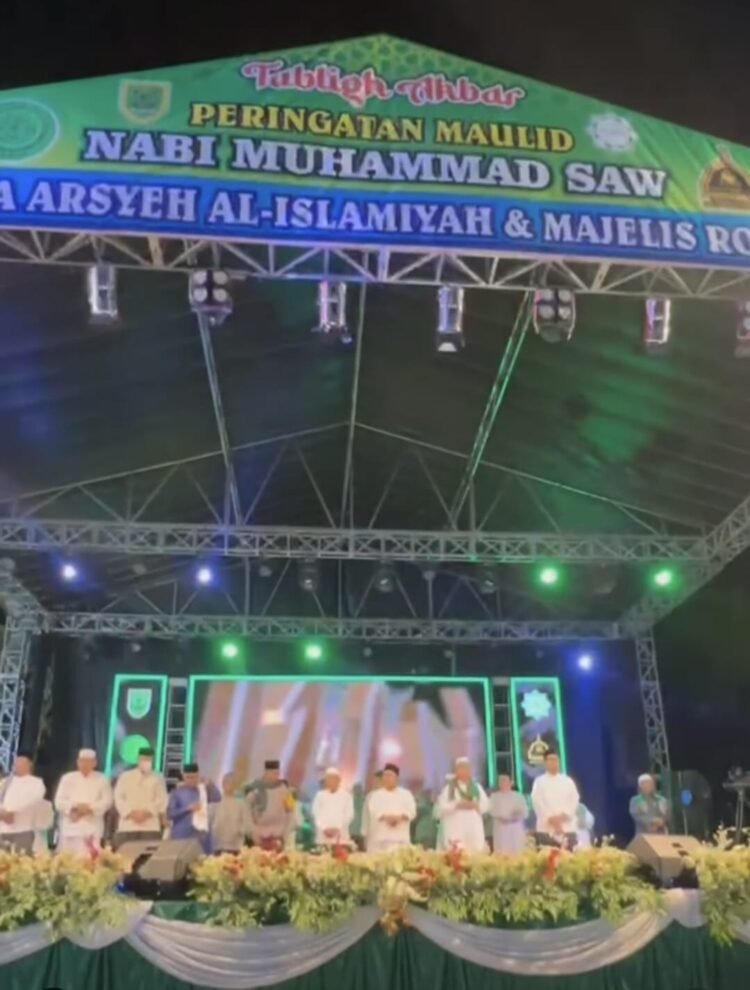 Bupati Sri Juniarsih Mas Hadiri Langsung Tablig Akbar Di GOR Pemuda Berau