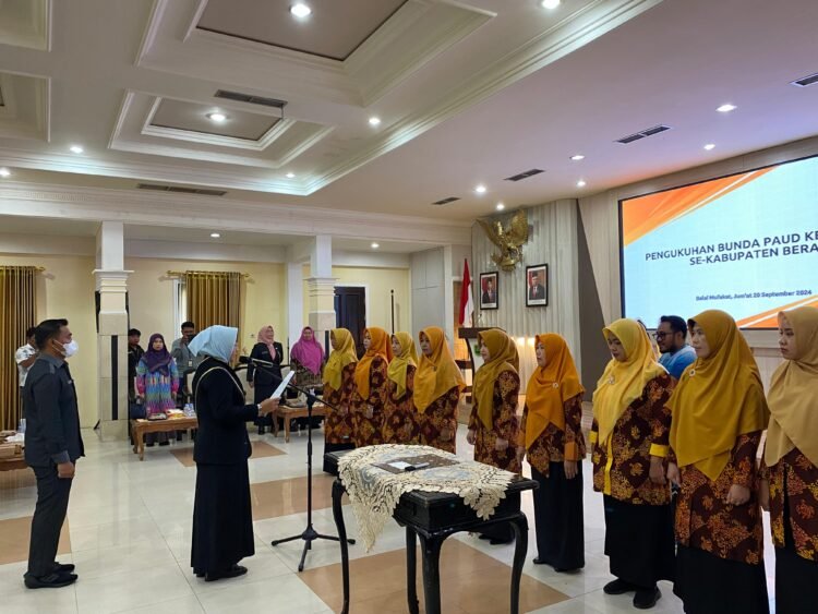 Bupati Berau Kukuhkan 24 Guru Penggerak