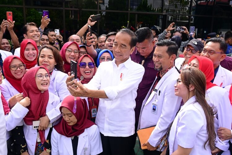 Kisah dan Harapan dari Kunjungan Presiden Jokowi ke RSUD dr. Abdul Rivai di Bumi Batiwakkal