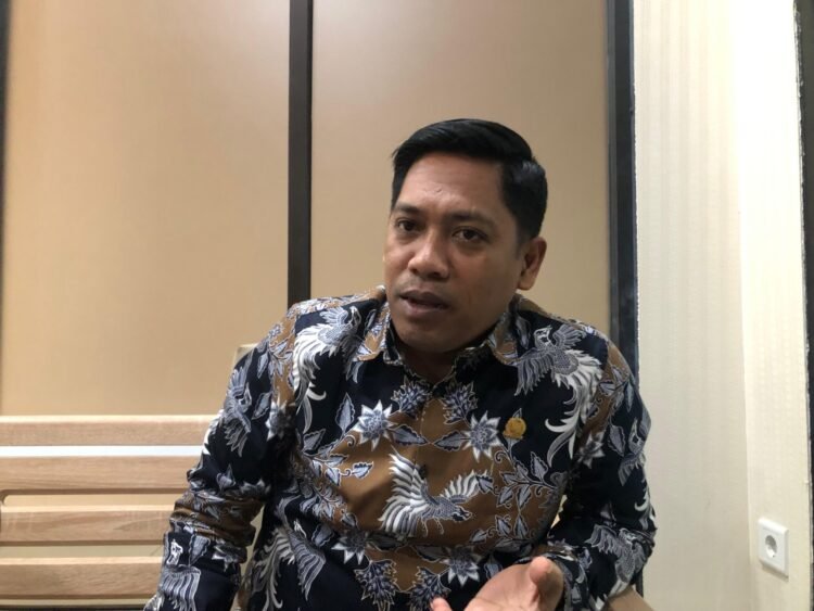 DPRD Dorong Kembangkan Sektor Perkebunan Kelapa Sawit di Wilayah Pesisir Selatan