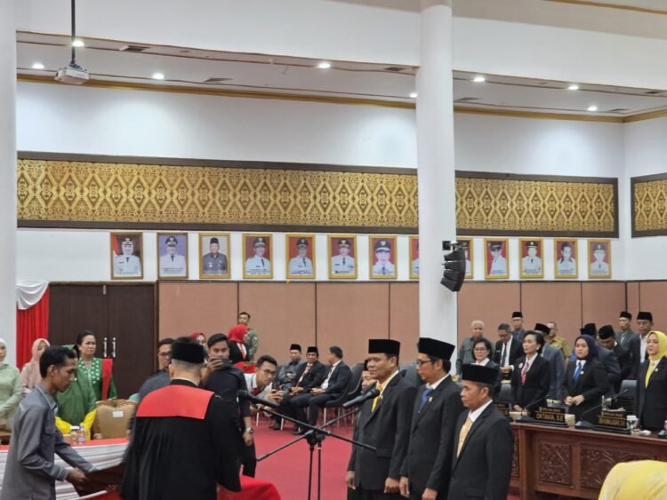 Unsur Pimpinan Definitif DPRD Berau Dikukuhkan
