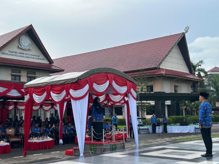 Hadiri Langsung Upacara Peringatan HKN ke-60, Bupati Tekankan Sinergitas Bersama Dalam Mewujudkan Kehidupan Sehat