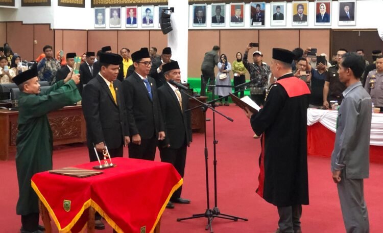 Unsur Pimpinan Definitif DPRD Berau Dikukuhkan