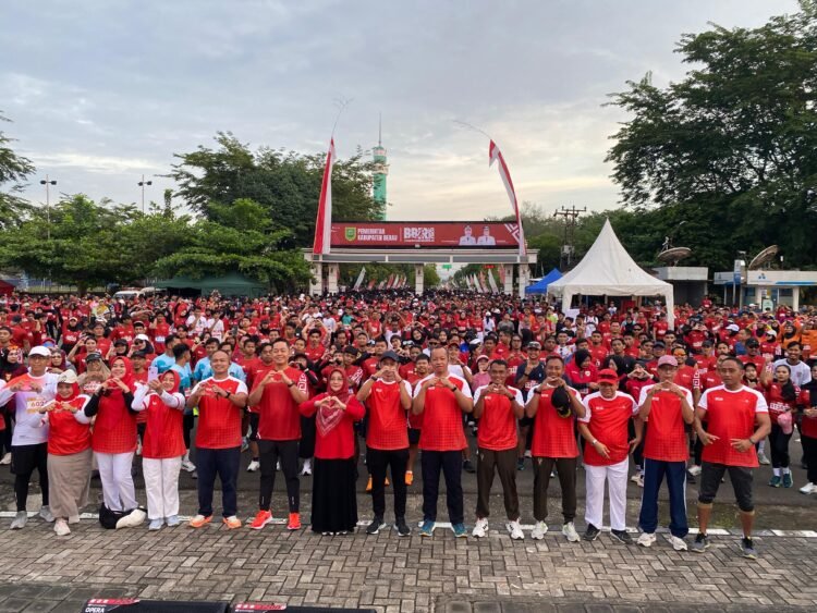 Bupati Sri Juniarsih Mas Lepas Ribuan Peserta Lari Kemerdekaan 2025