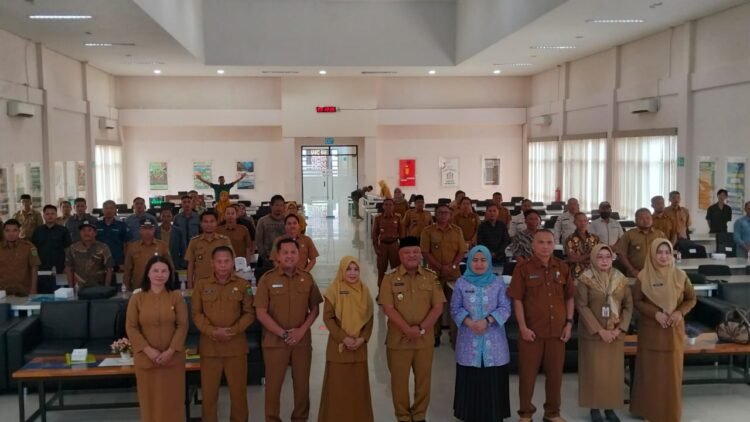 DPMK Berau Bekali 50 Perwakilan LPM Kampung Bersama Kepala Kampung