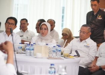 Bupati Sri Juniarsih Mas Menghadiri Pertemuan Bersama Apkasi Dan Ketua Komisi II DPR RI