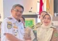 Kepala Kantor Otoritas Bandara Udara Wilayah VII Dapat Penghargaan Dari Pemkab Berau