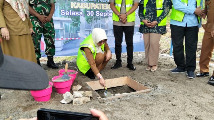 Sri Juniarsih Peletakan Batu Pertama RS Tirta