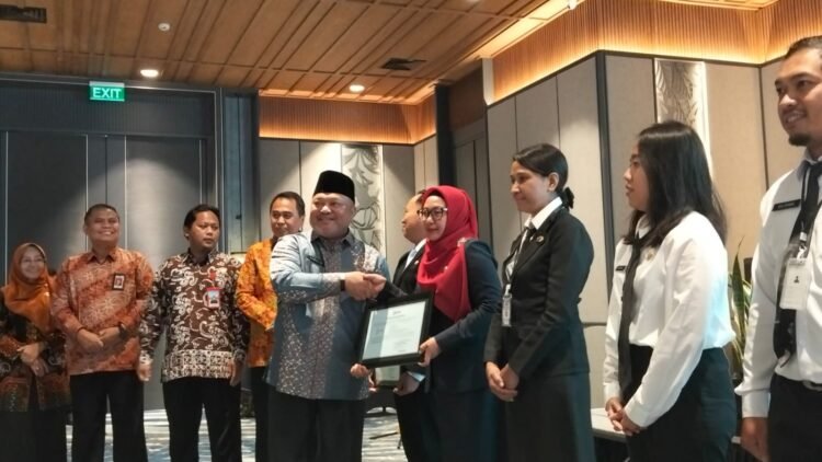 Wabup Gamalis Tutup Pelatihan PKP Dan Latsar CPNS Angkatan I Dan II