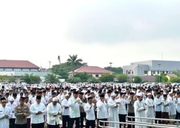 Kemarau Berau Berkepanjangan , Ratusan Warga Gelar Salat Istisqa