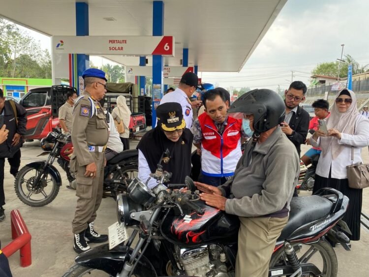 Bupati Temukan Pengisian BBM Tak Sesuai Aturan Saat Sidak